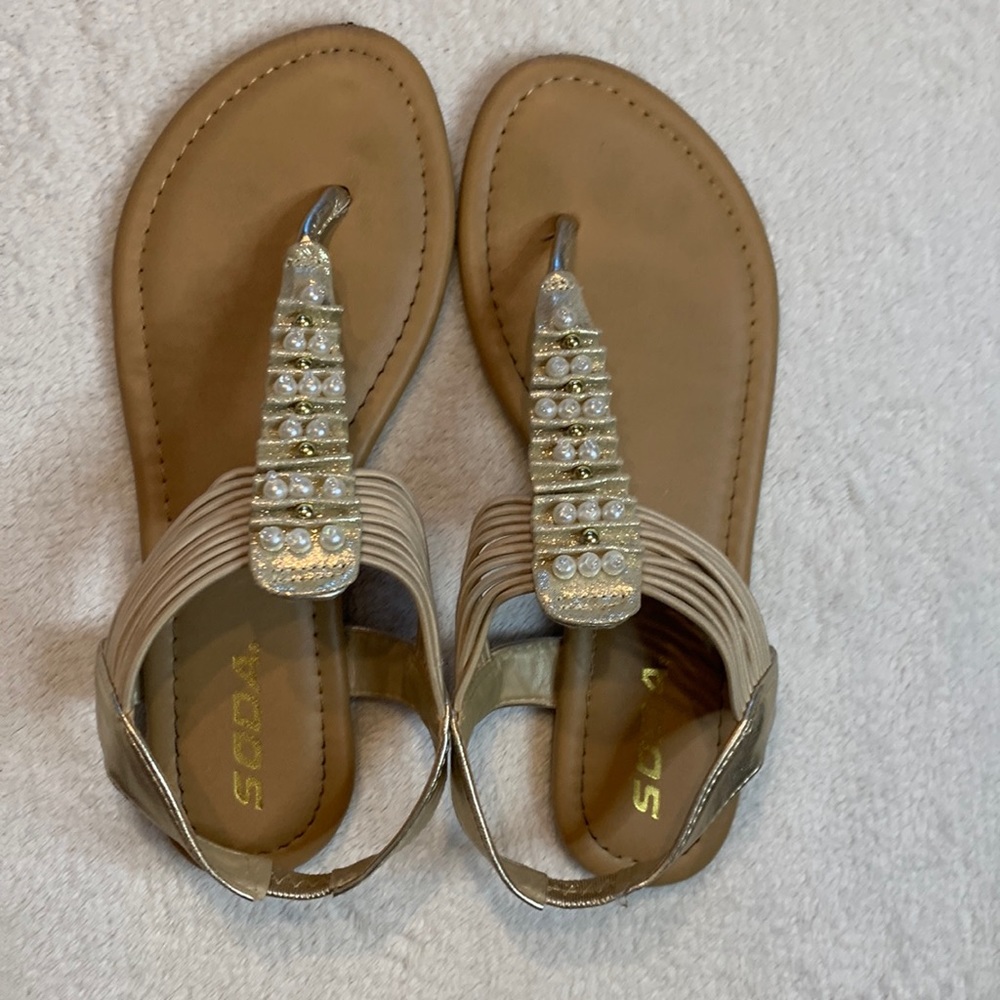 Soda sandals girls size 4.5